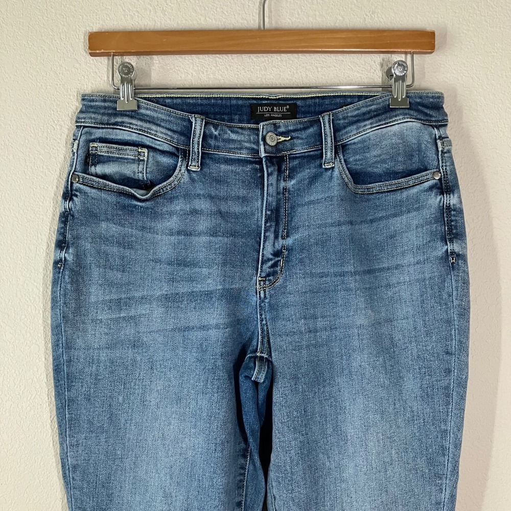 JUDY BLUE Boyfriend Fit Stretch Denim Jeans Size 13/31 Blue Cropped Cuff Coastal - Picture 2 of 10